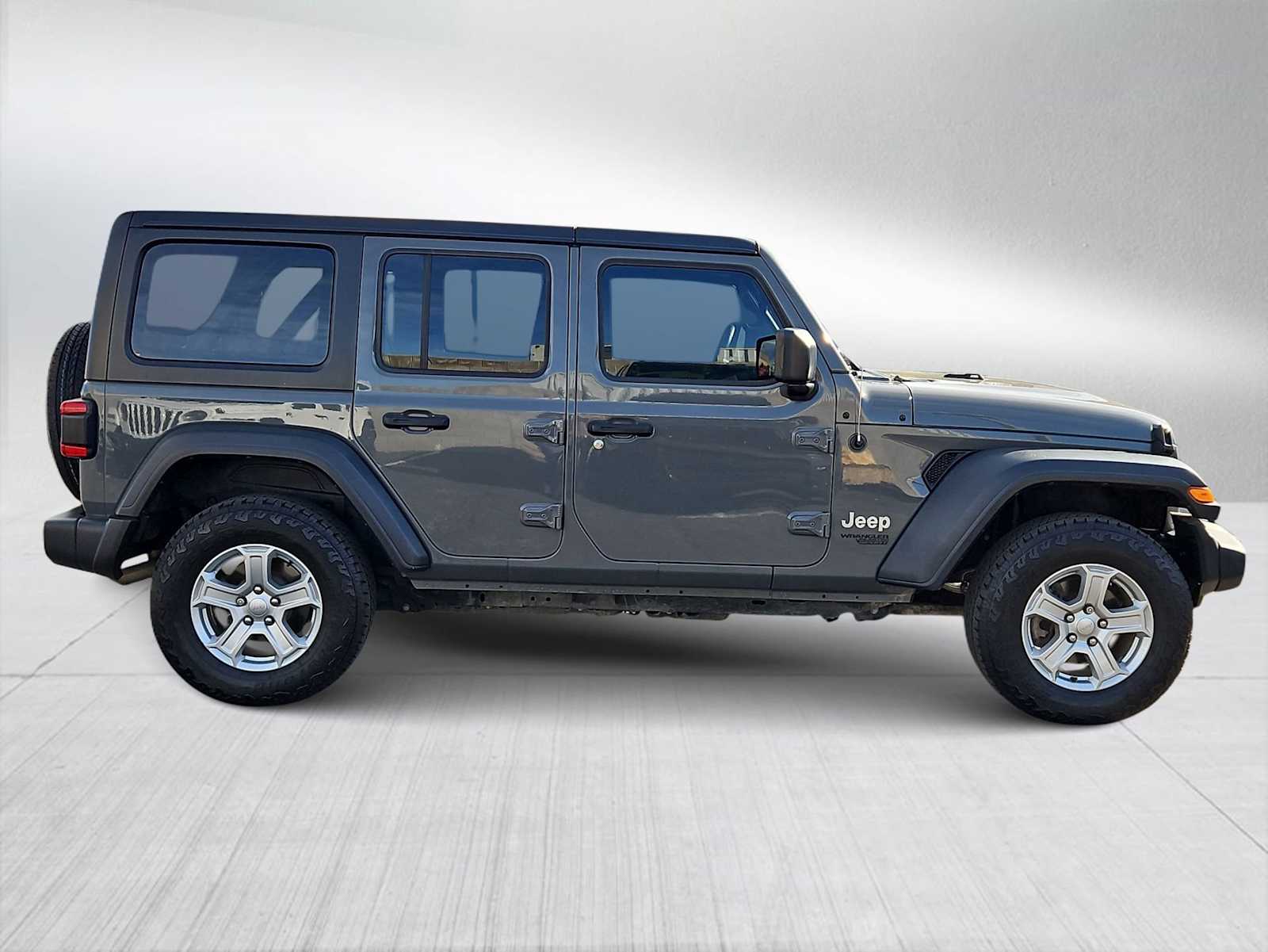Thumbnail: 2021 Jeep Wrangler - 9
