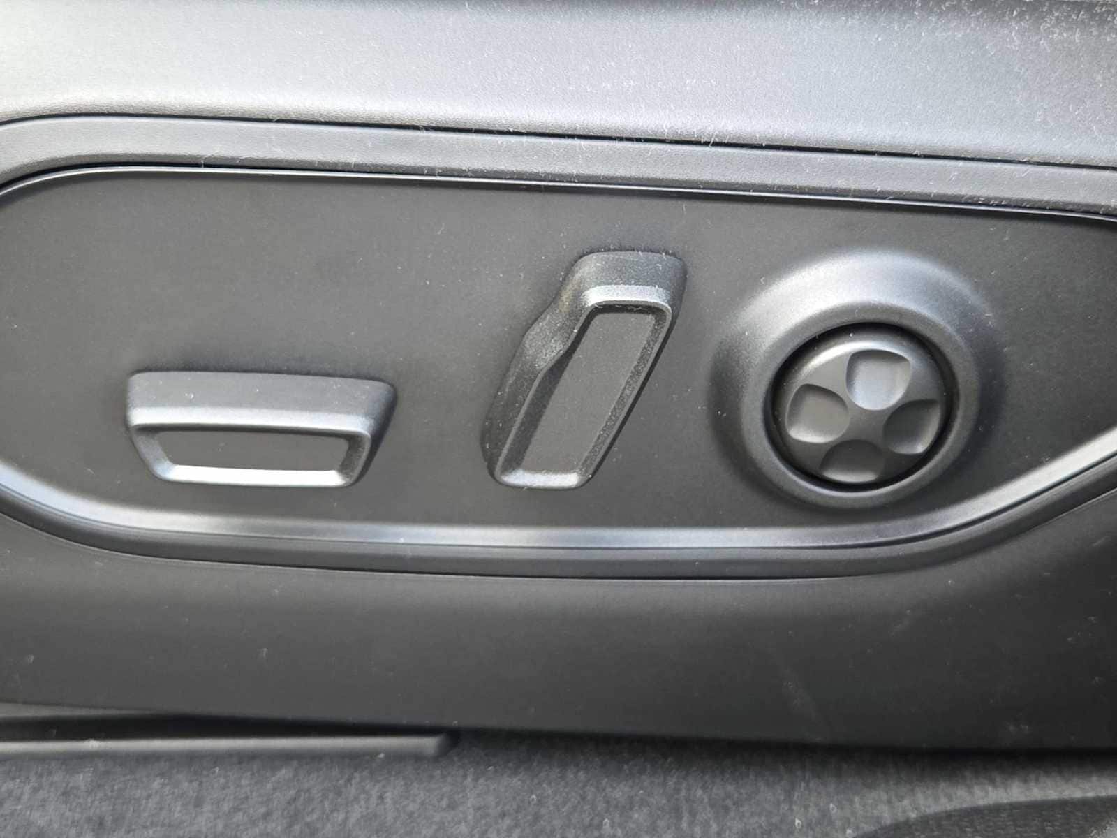 Thumbnail: 2025 Jeep Grand Cherokee L - 18