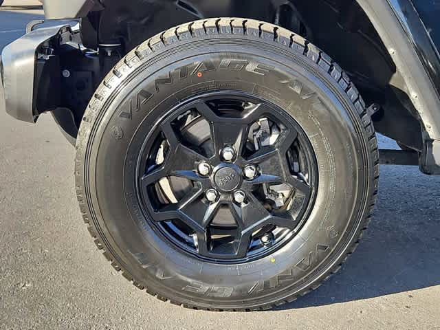 Thumbnail: 2022 Jeep Gladiator - 13