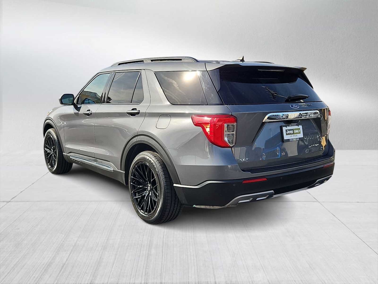 Thumbnail: 2021 Ford Explorer - 11