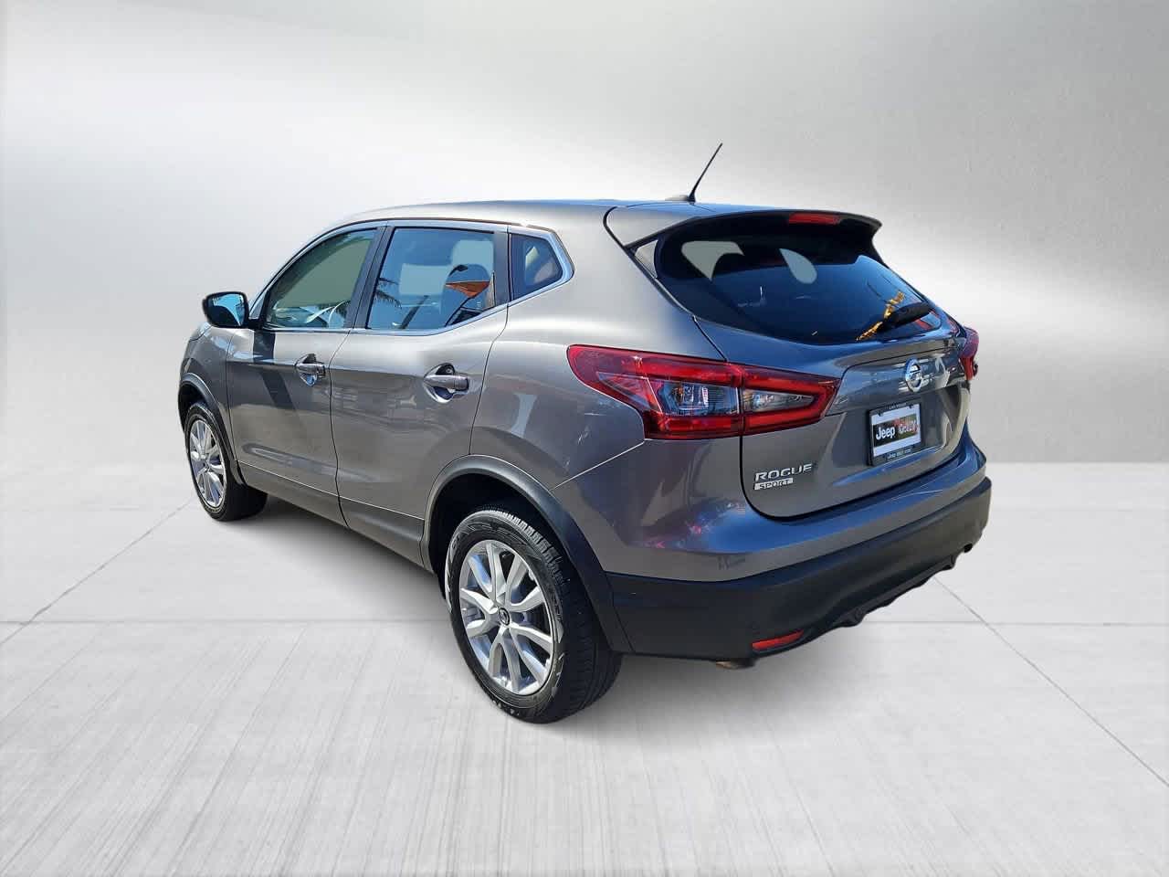 Thumbnail: 2021 Nissan Rogue Sport - 6