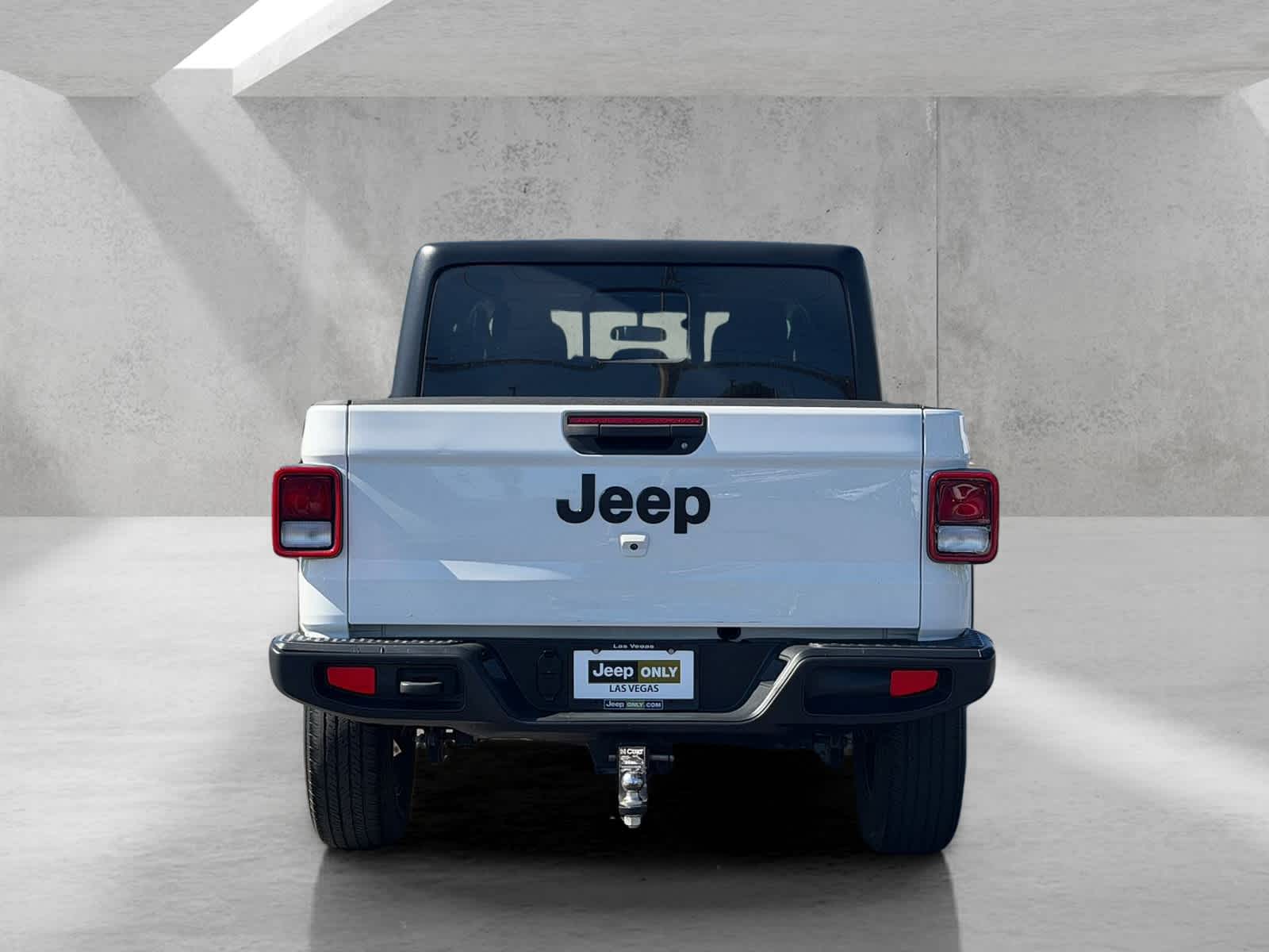 Thumbnail: 2021 Jeep Gladiator - 4