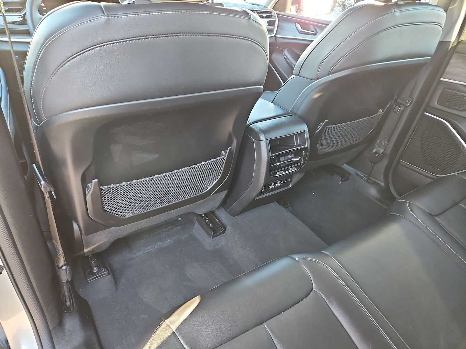 Thumbnail: 2022 Jeep Grand Cherokee - 19