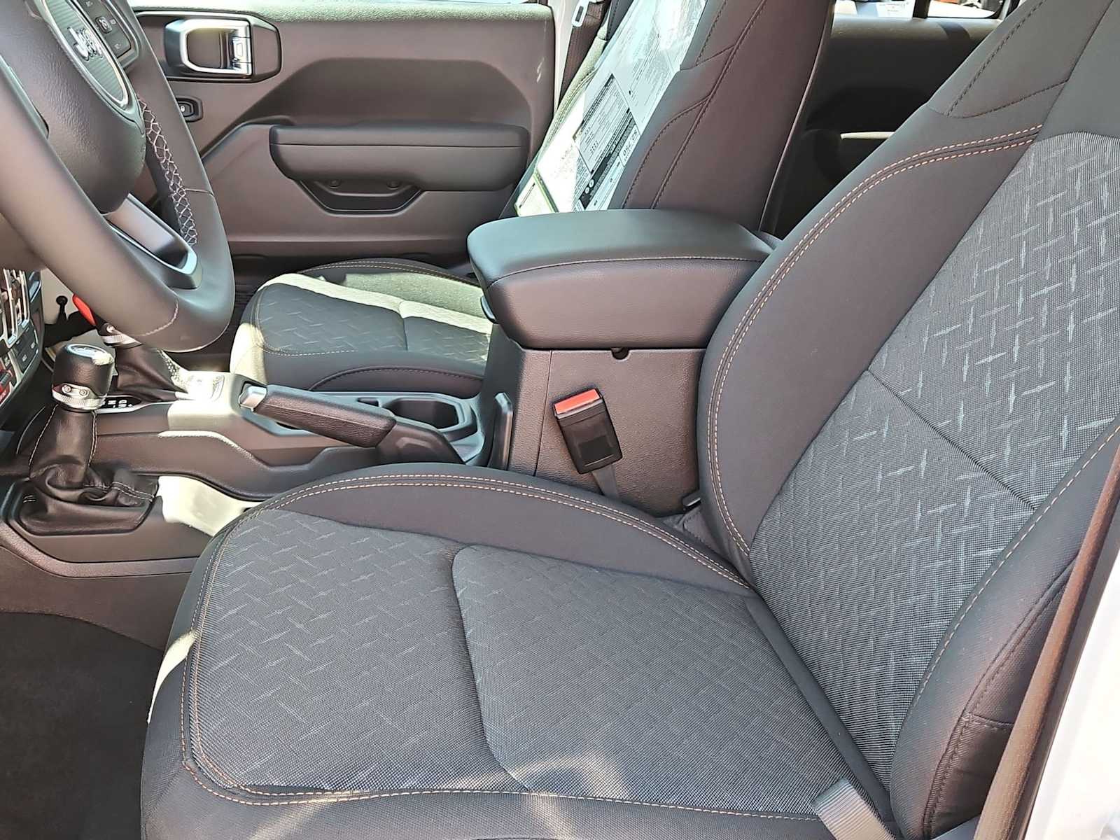 Thumbnail: 2025 Jeep Gladiator - 14