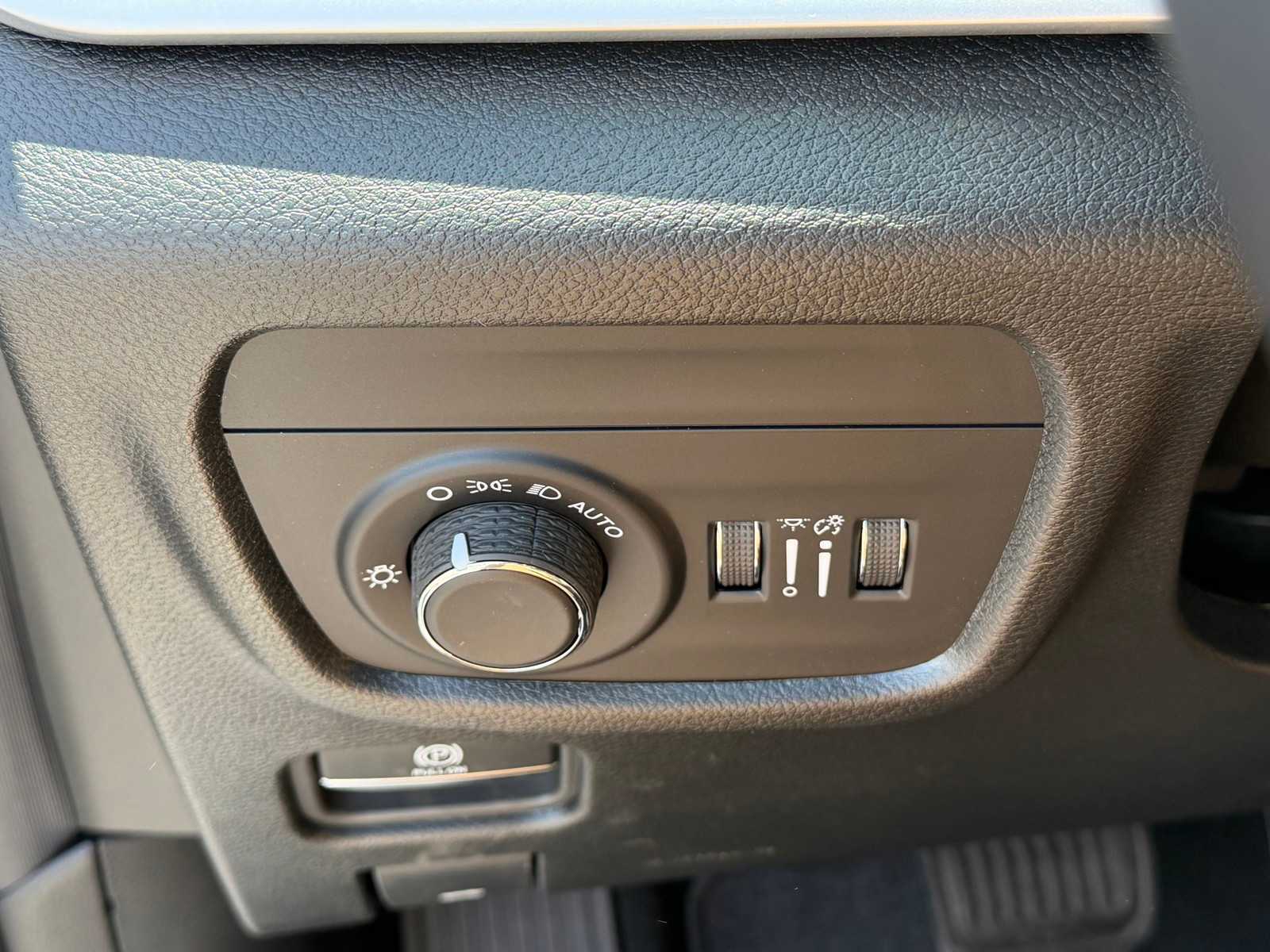 Thumbnail: 2026 Jeep Grand Cherokee L - 11