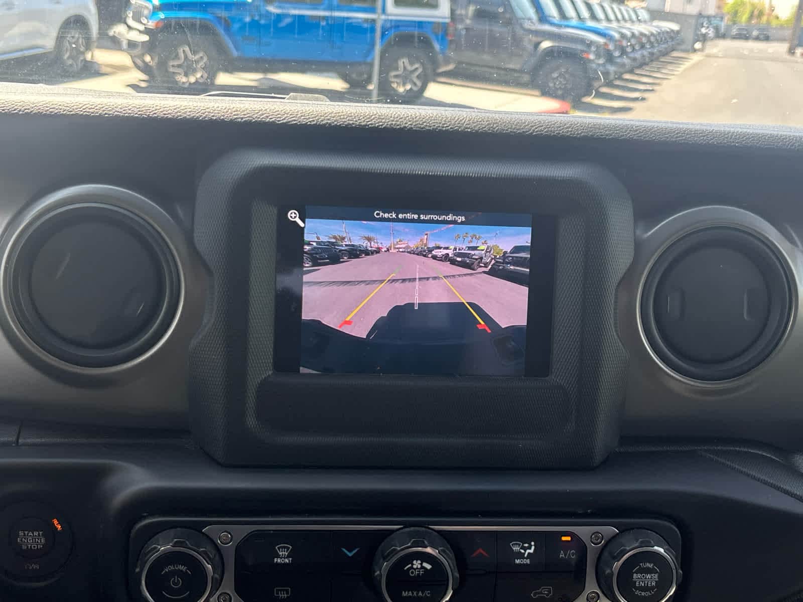 Thumbnail: 2022 Jeep Gladiator - 24