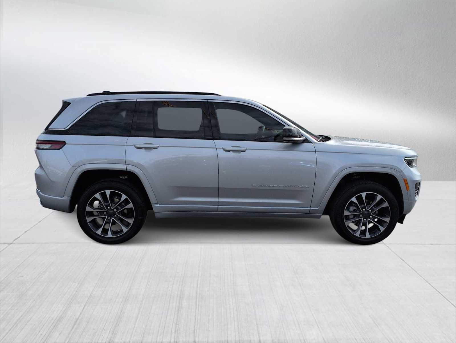 Thumbnail: 2025 Jeep Grand Cherokee - 9