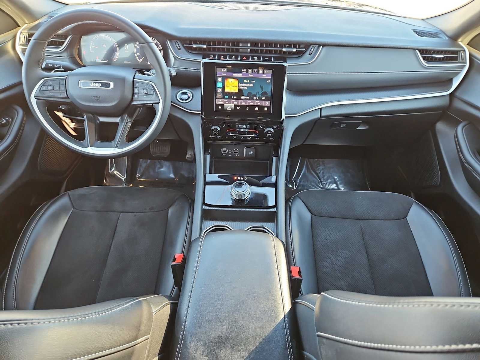 Thumbnail: 2024 Jeep Grand Cherokee - 15