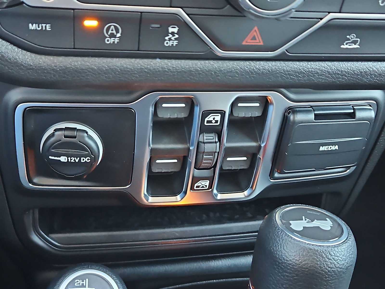 Thumbnail: 2026 Jeep Wrangler - 28