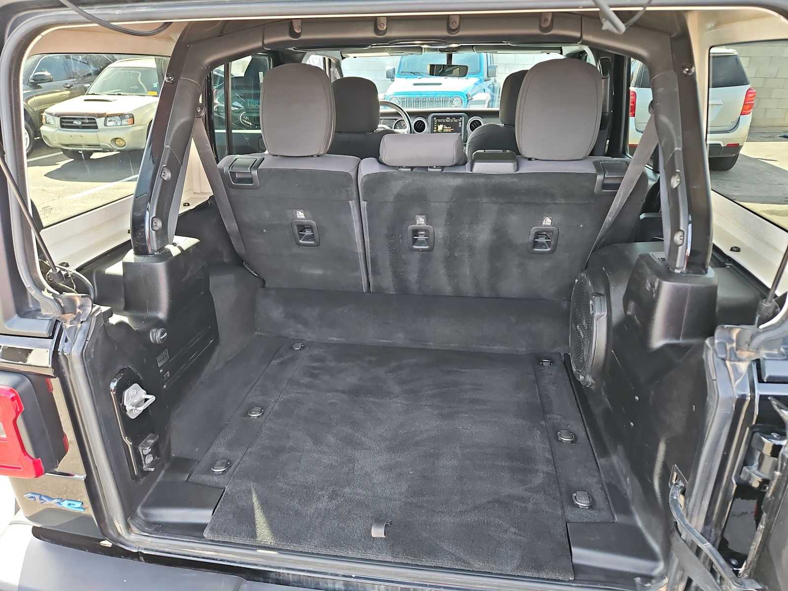 Thumbnail: 2023 Jeep Wrangler - 32