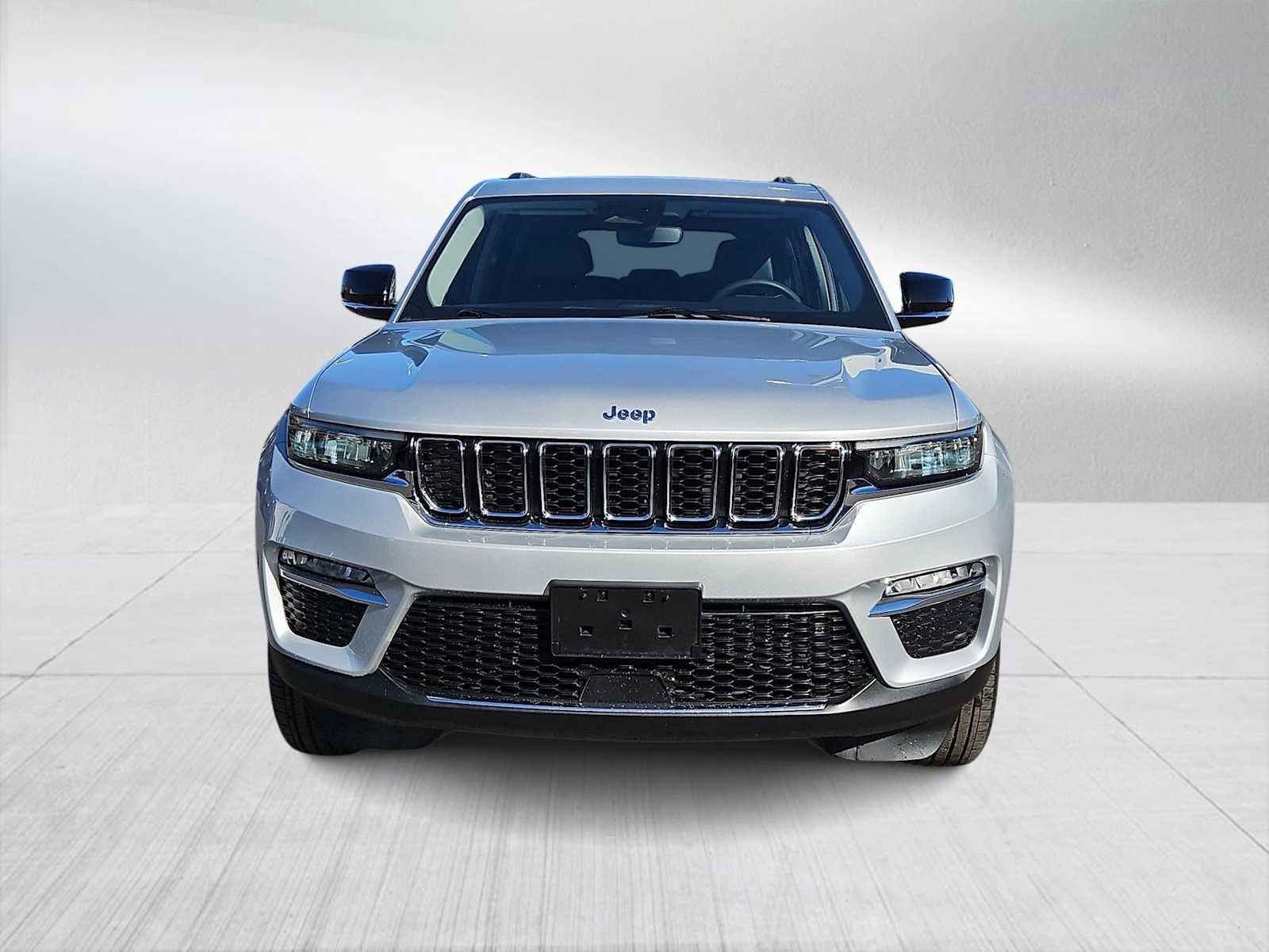 Thumbnail: 2023 Jeep Grand Cherokee - 3