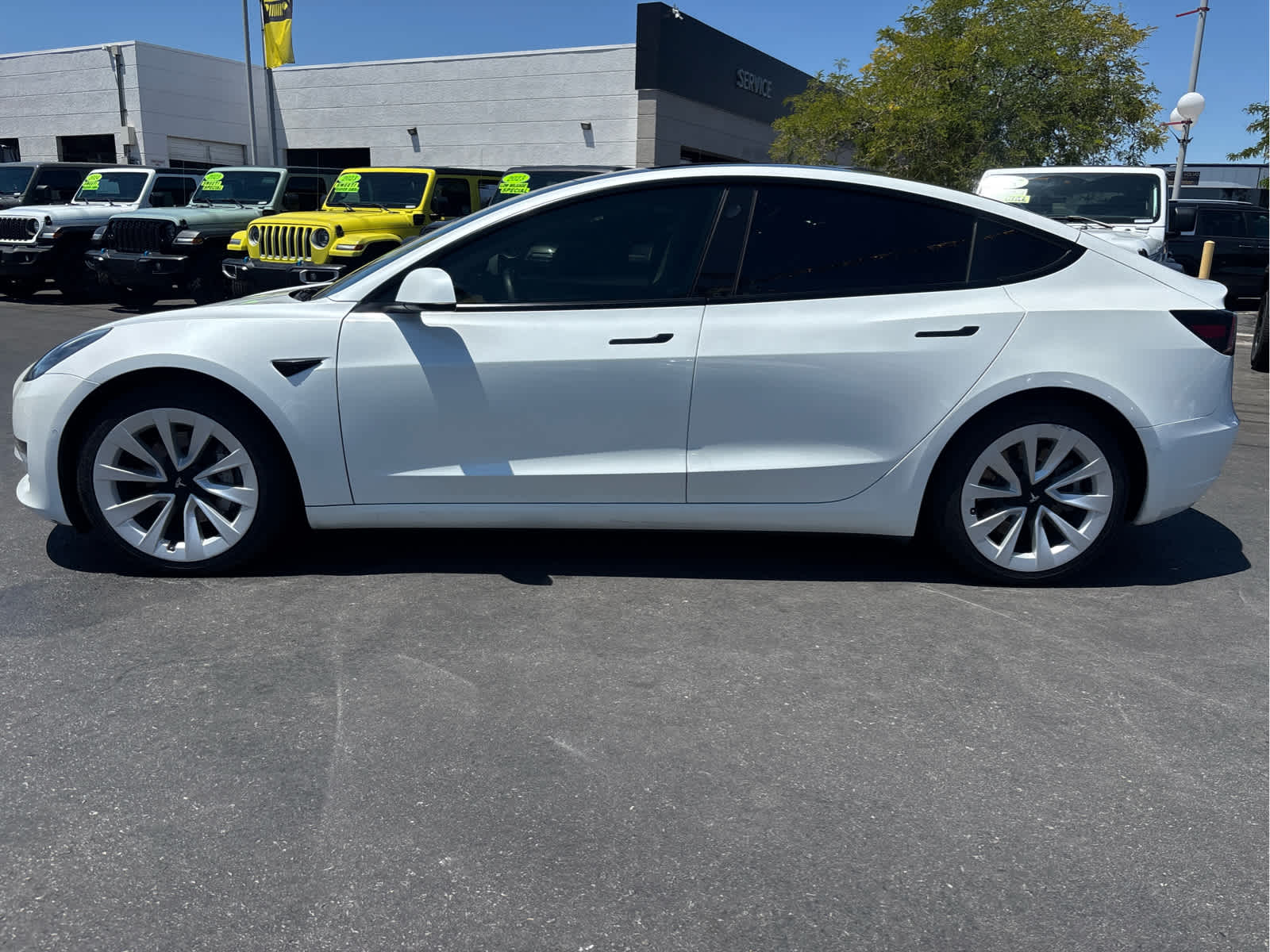Thumbnail: 2022 Tesla Model 3 - 8
