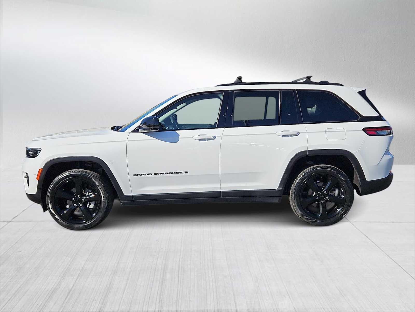 Thumbnail: 2023 Jeep Grand Cherokee - 5