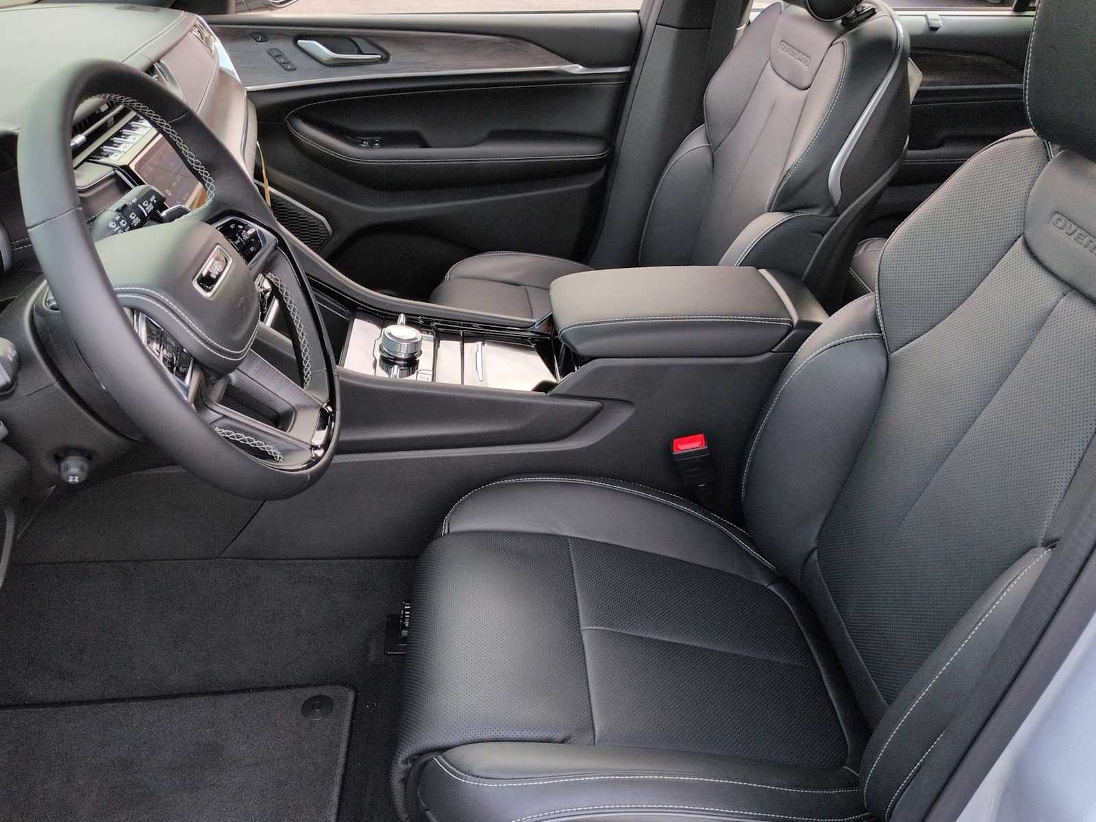 Thumbnail: 2025 Jeep Grand Cherokee - 17