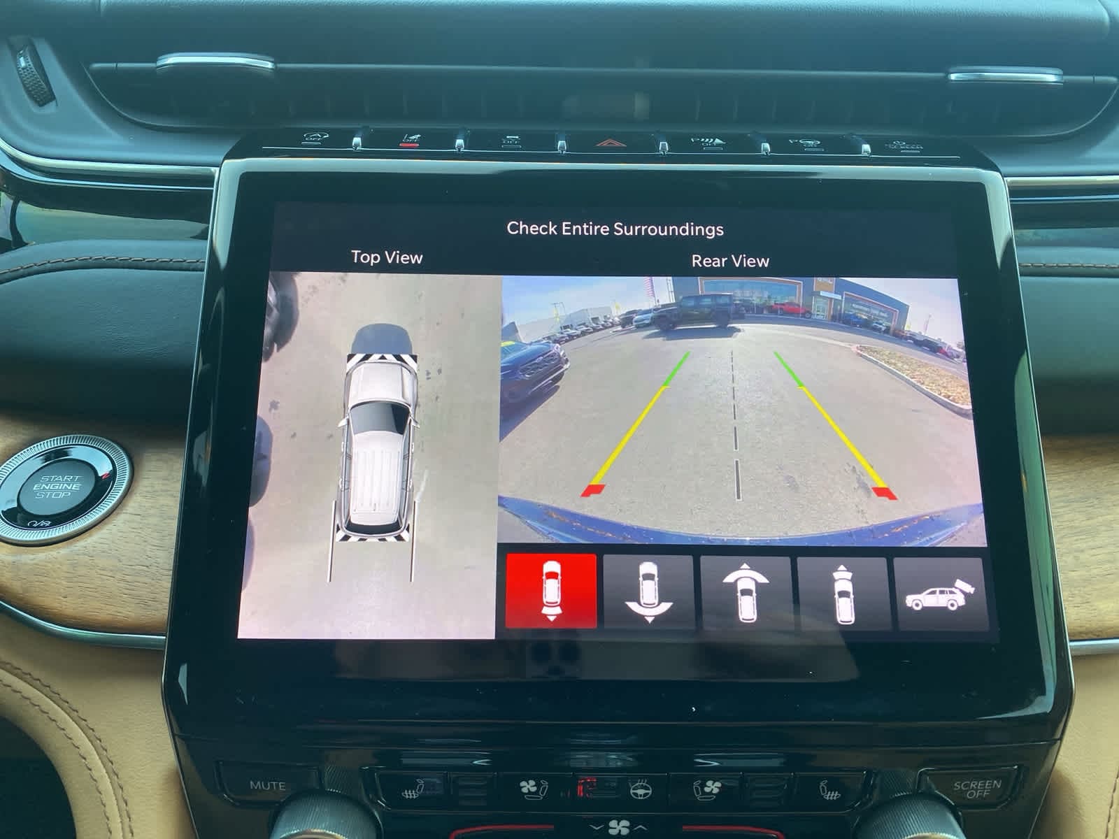 Thumbnail: 2023 Jeep Grand Cherokee - 11