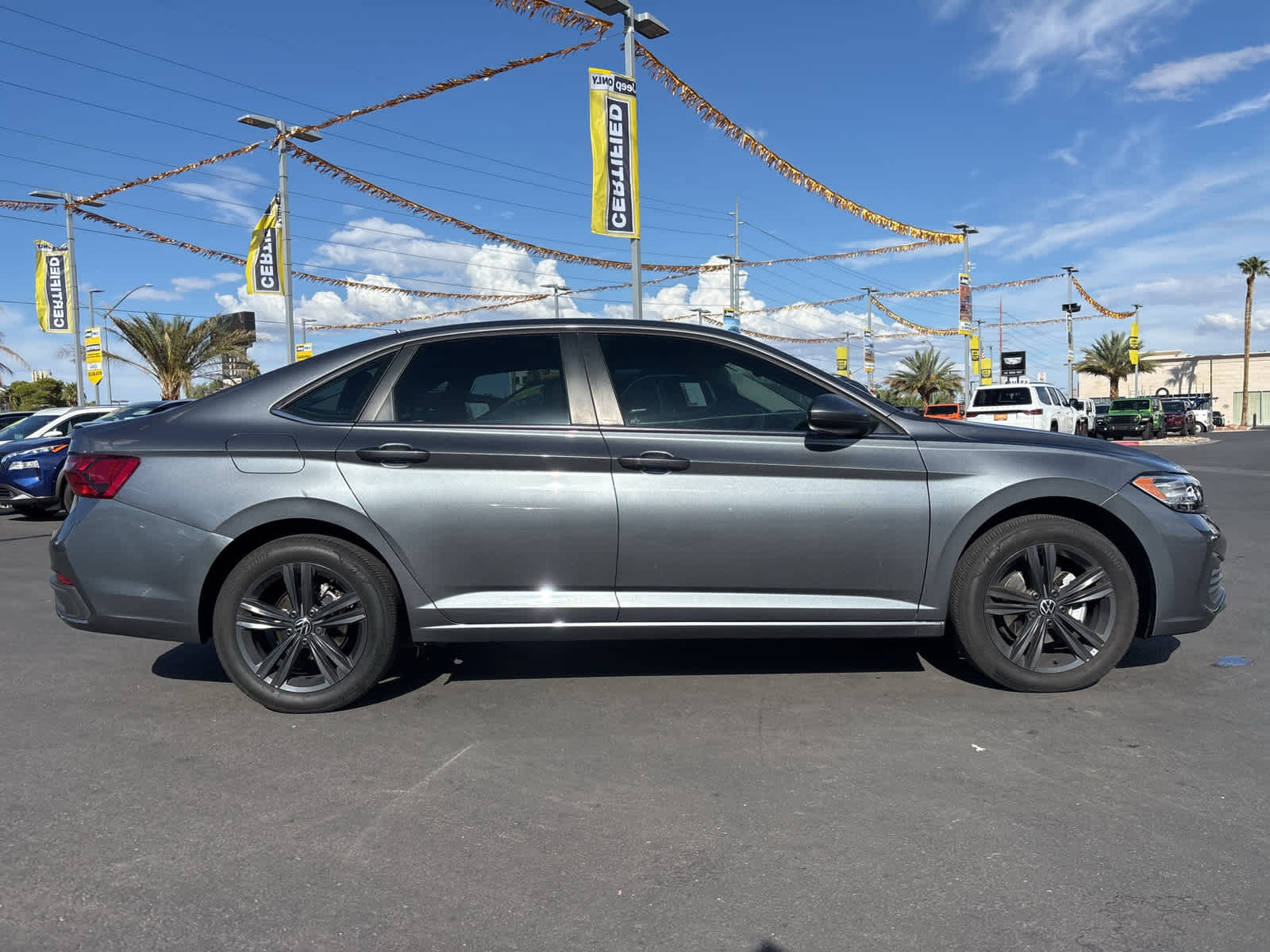 Thumbnail: 2023 Volkswagen Jetta - 4