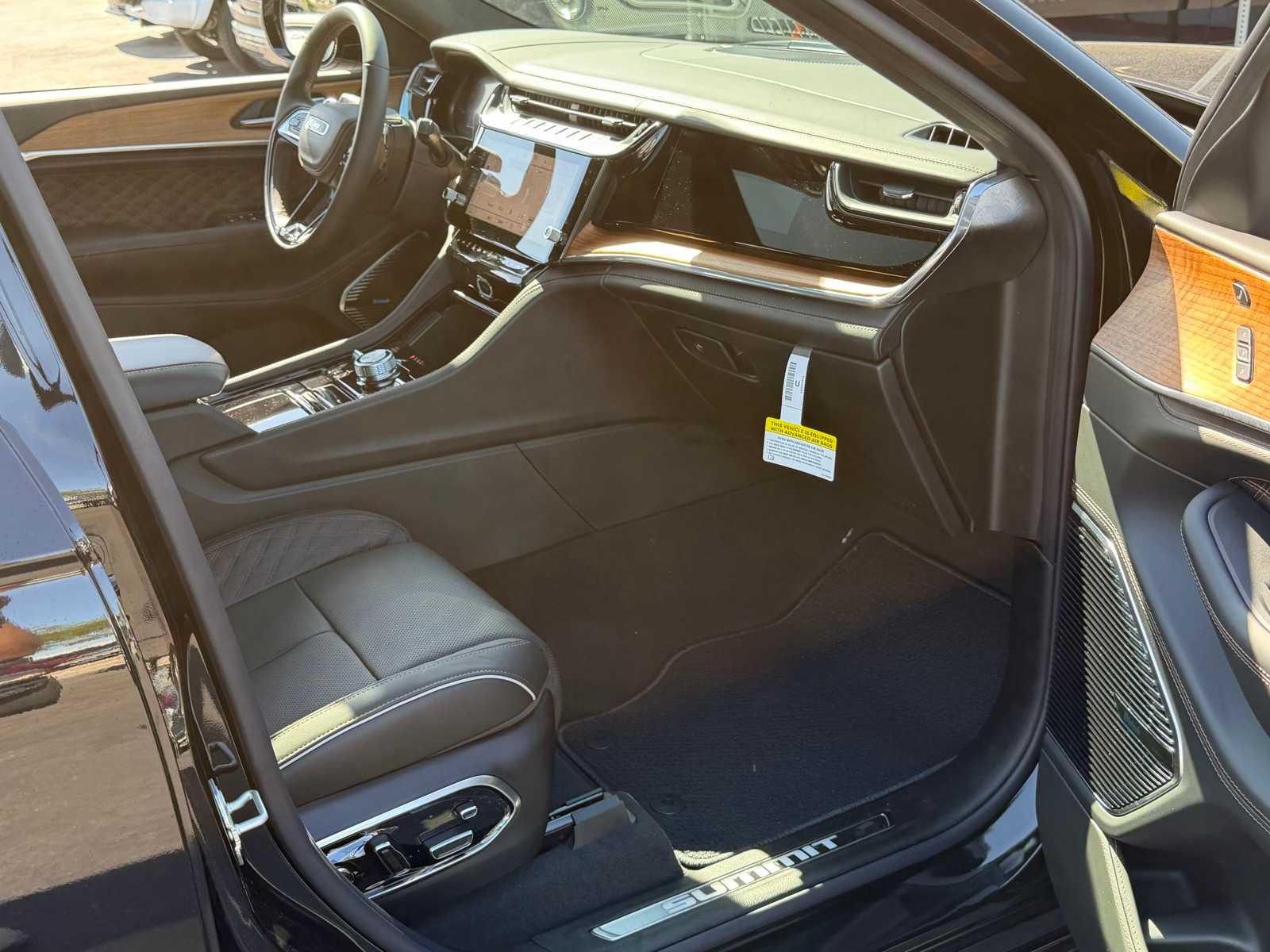 Thumbnail: 2026 Jeep Grand Cherokee - 28