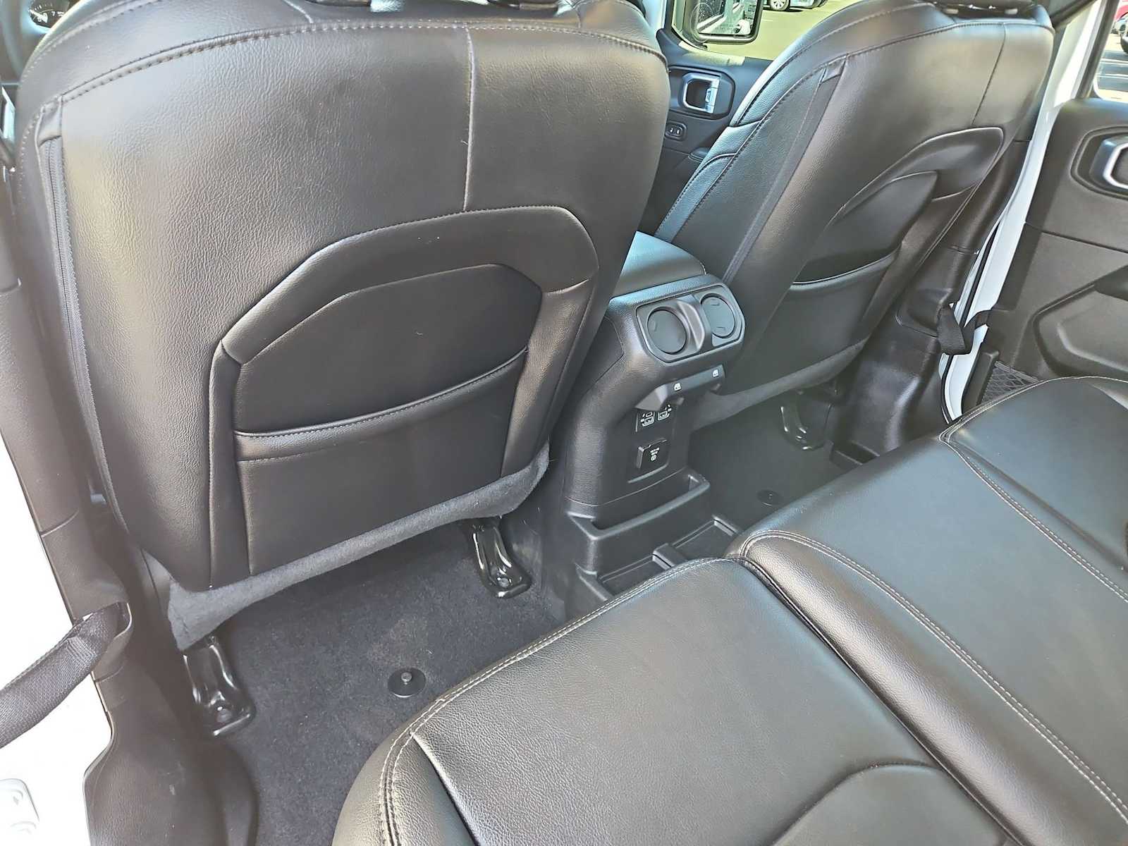 Thumbnail: 2023 Jeep Wrangler - 17