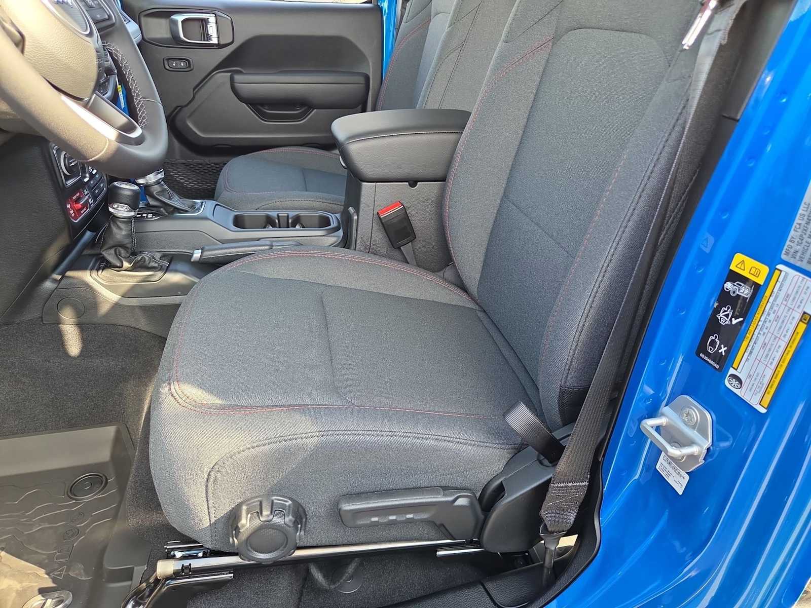 Thumbnail: 2025 Jeep Wrangler - 17