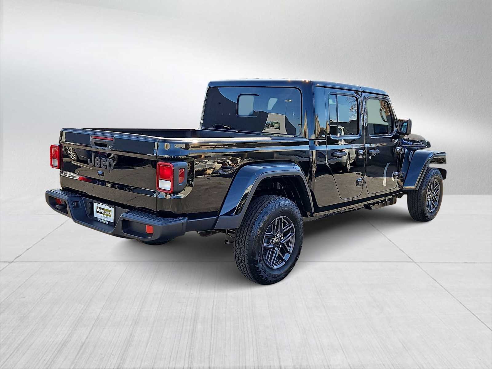 Thumbnail: 2026 Jeep Gladiator - 8