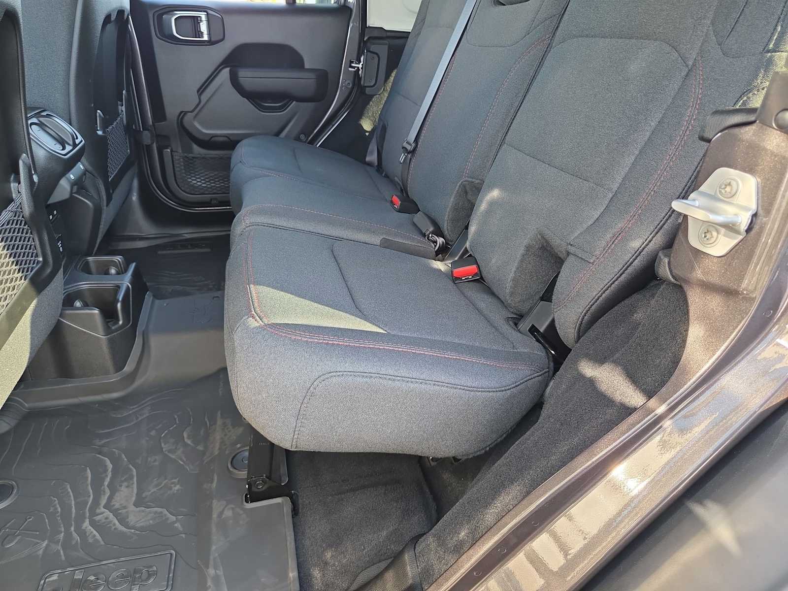 Thumbnail: 2025 Jeep Wrangler - 21