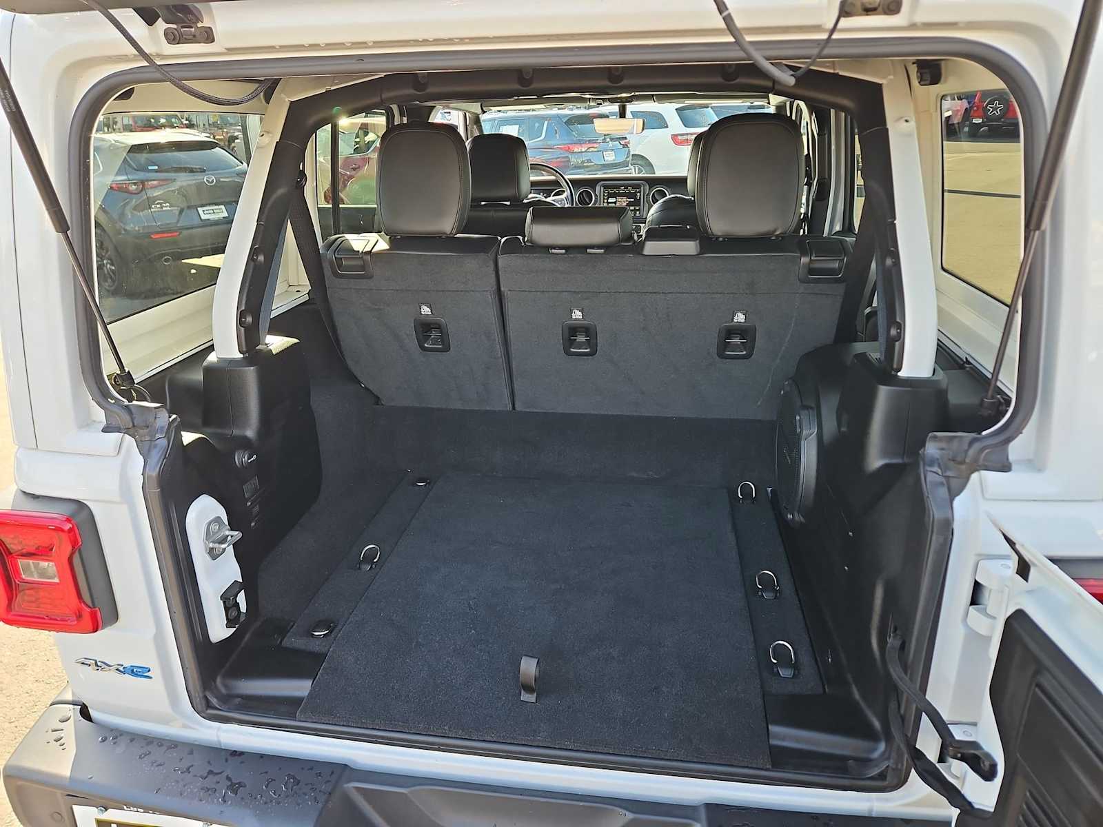 Thumbnail: 2021 Jeep Wrangler - 33