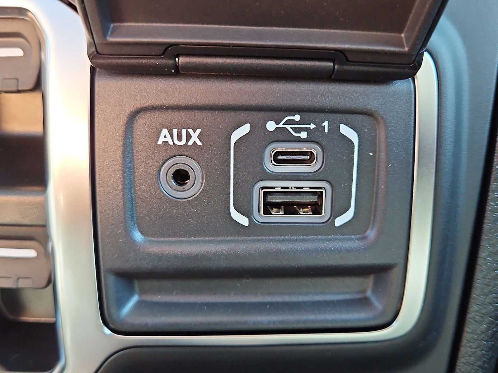 Thumbnail: 2025 Jeep Gladiator - 27