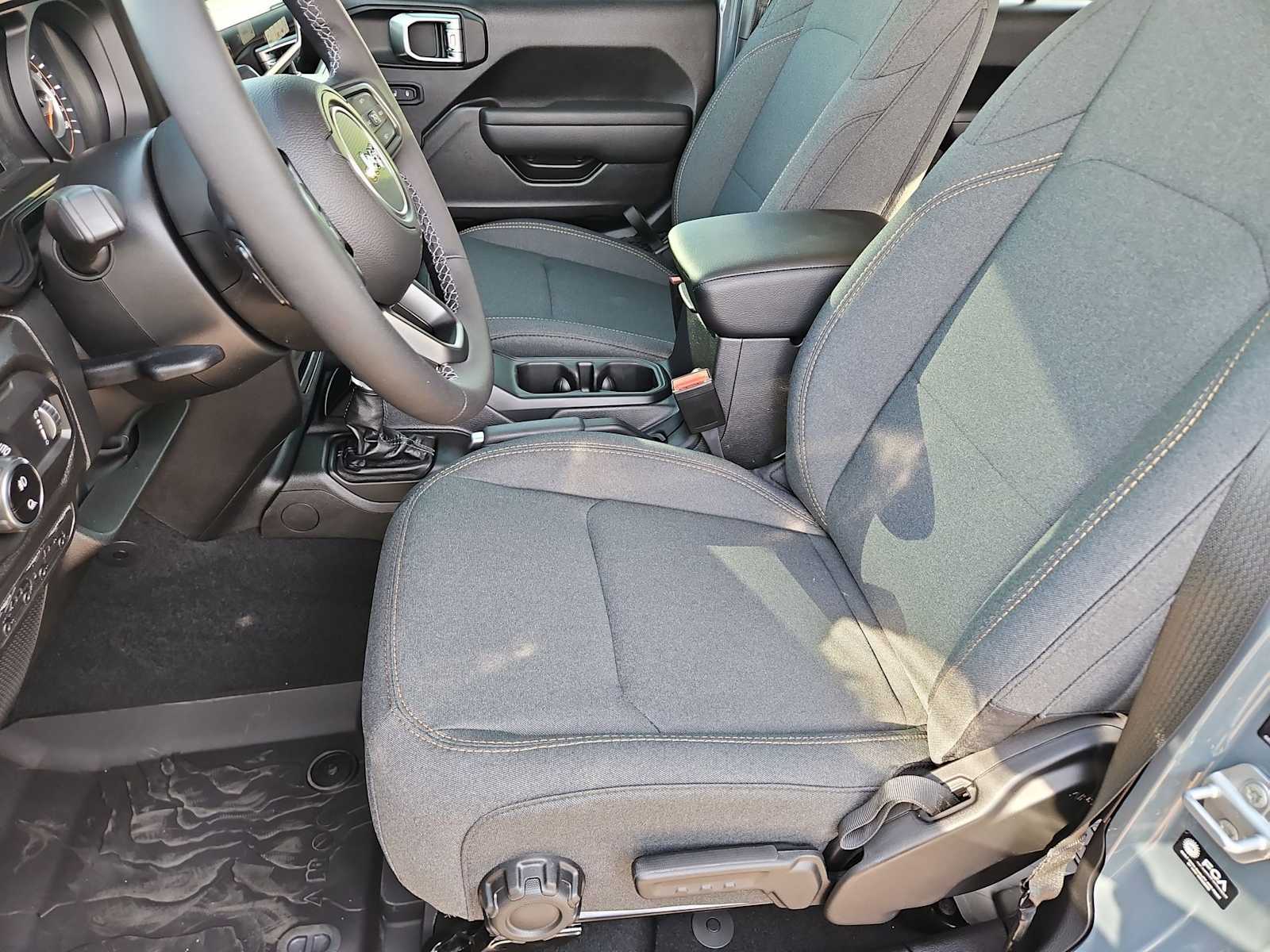 Thumbnail: 2026 Jeep Gladiator - 16