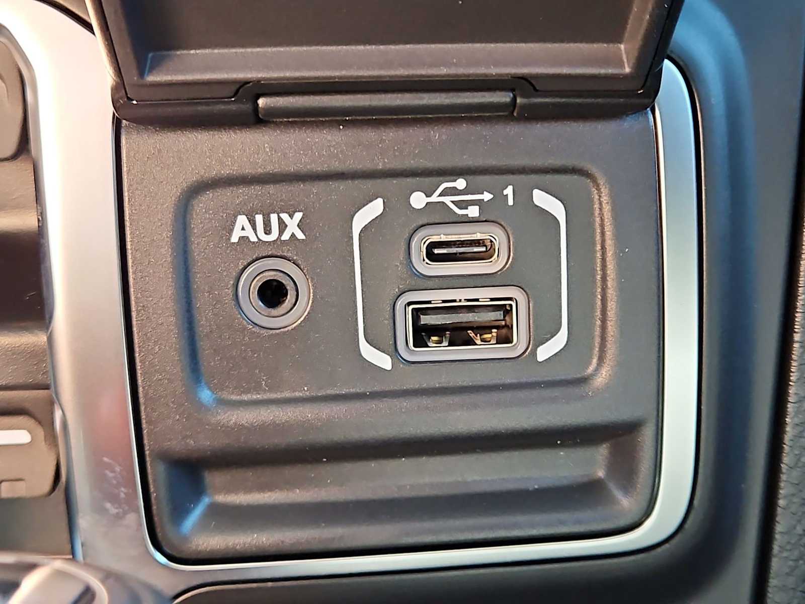 Thumbnail: 2025 Jeep Wrangler - 29