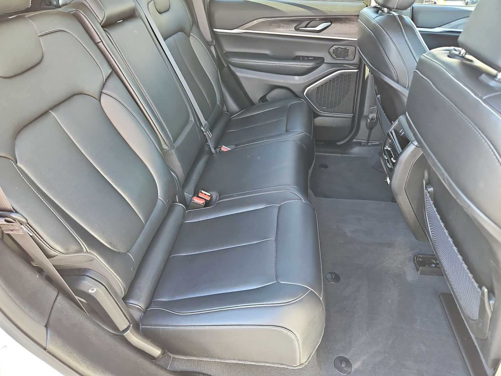 Thumbnail: 2023 Jeep Grand Cherokee - 21