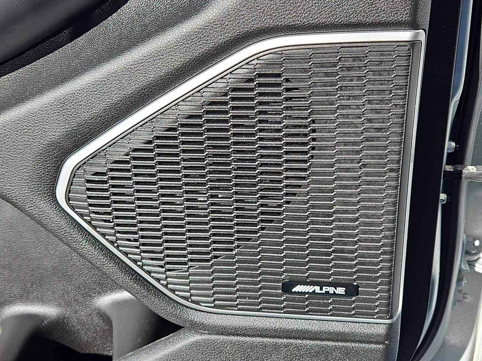 Thumbnail: 2023 Jeep Grand Cherokee - 32