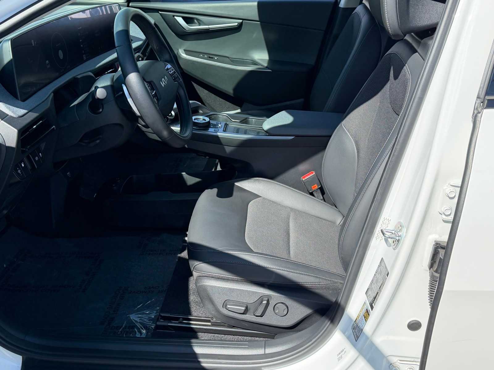 Thumbnail: 2024 Kia EV6 - 19