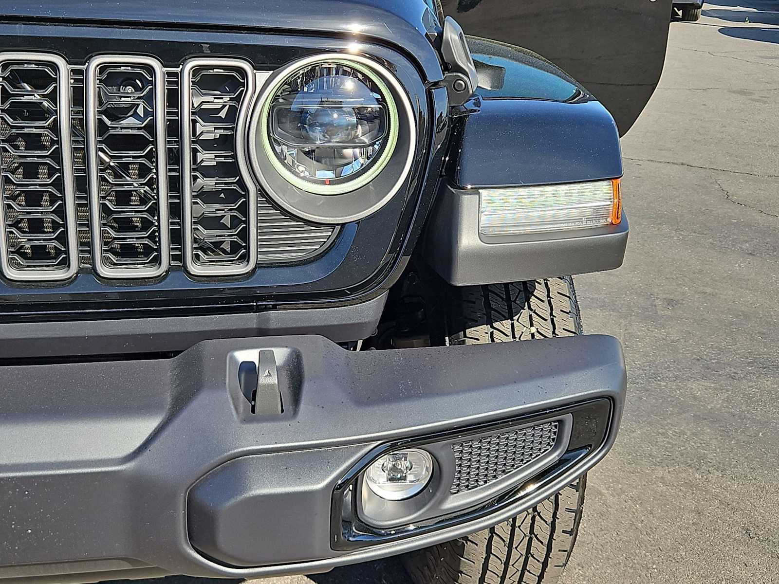 Thumbnail: 2026 Jeep Gladiator - 11