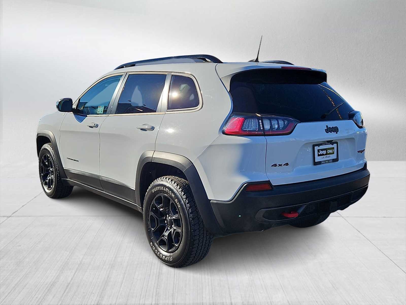 Thumbnail: 2022 Jeep Cherokee - 6