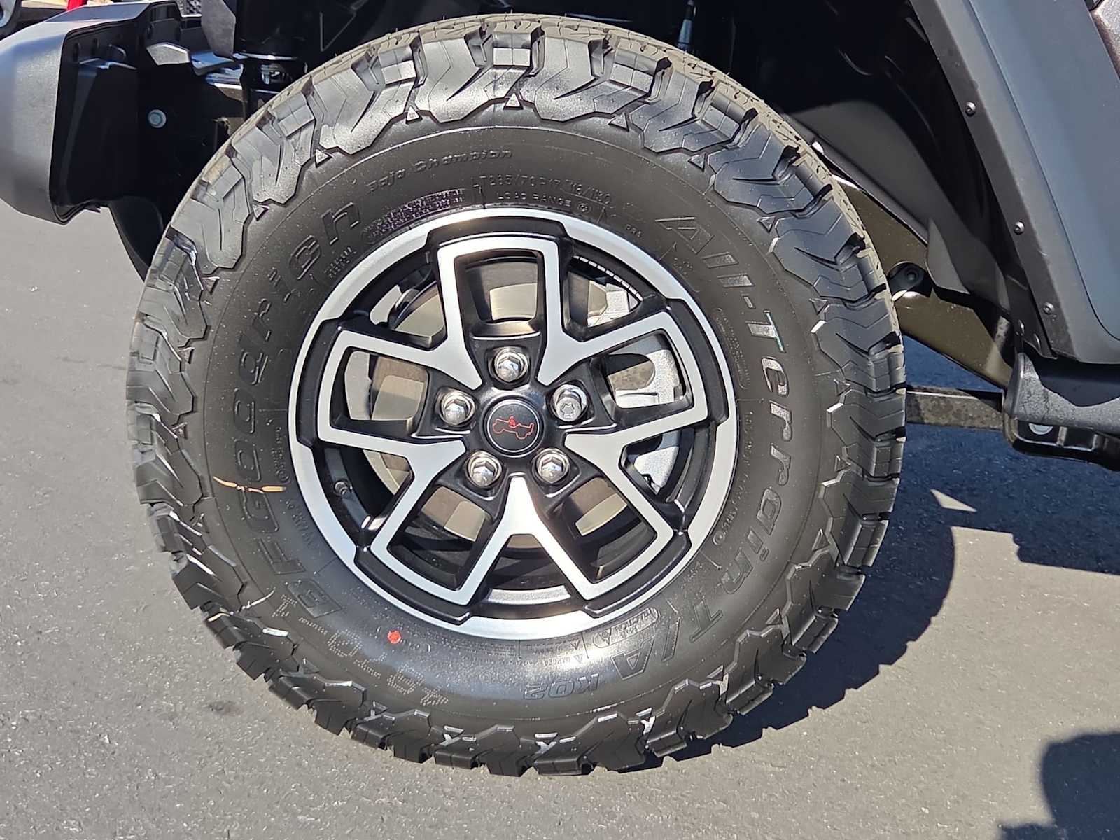 Thumbnail: 2025 Jeep Wrangler - 15