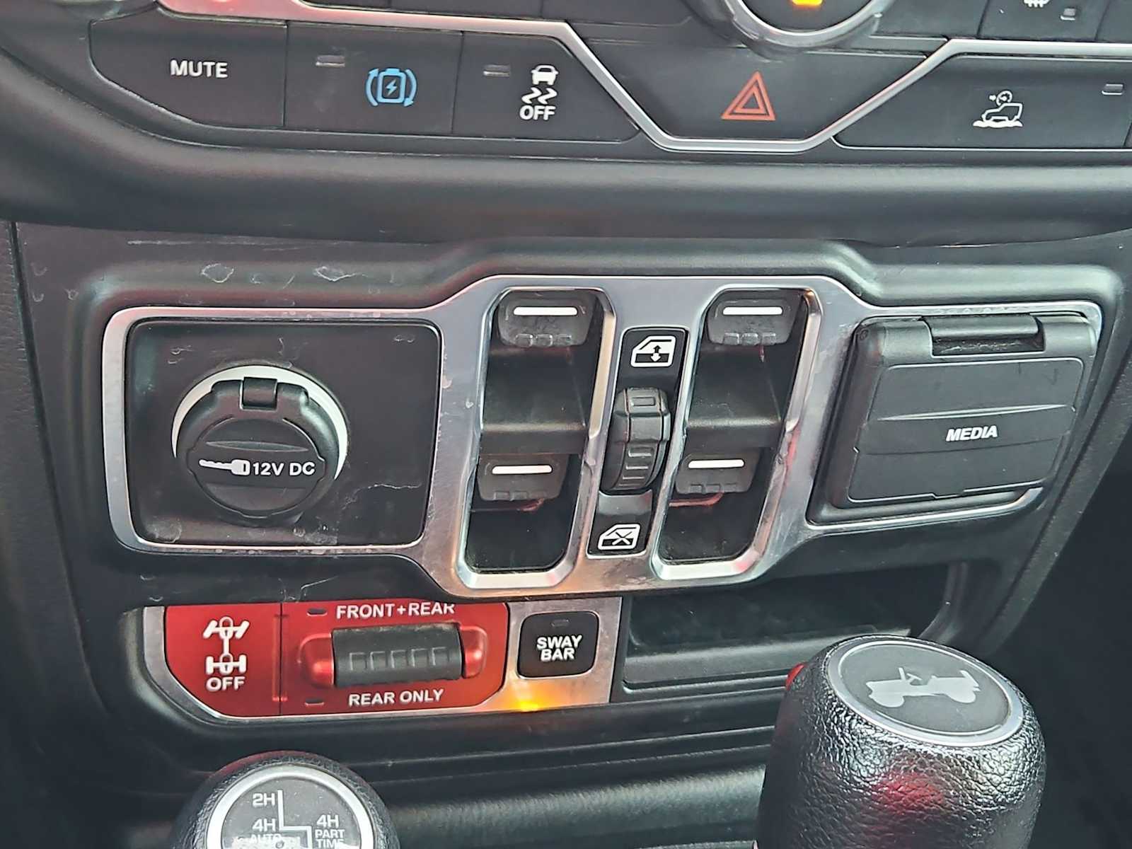 Thumbnail: 2023 Jeep Wrangler - 29