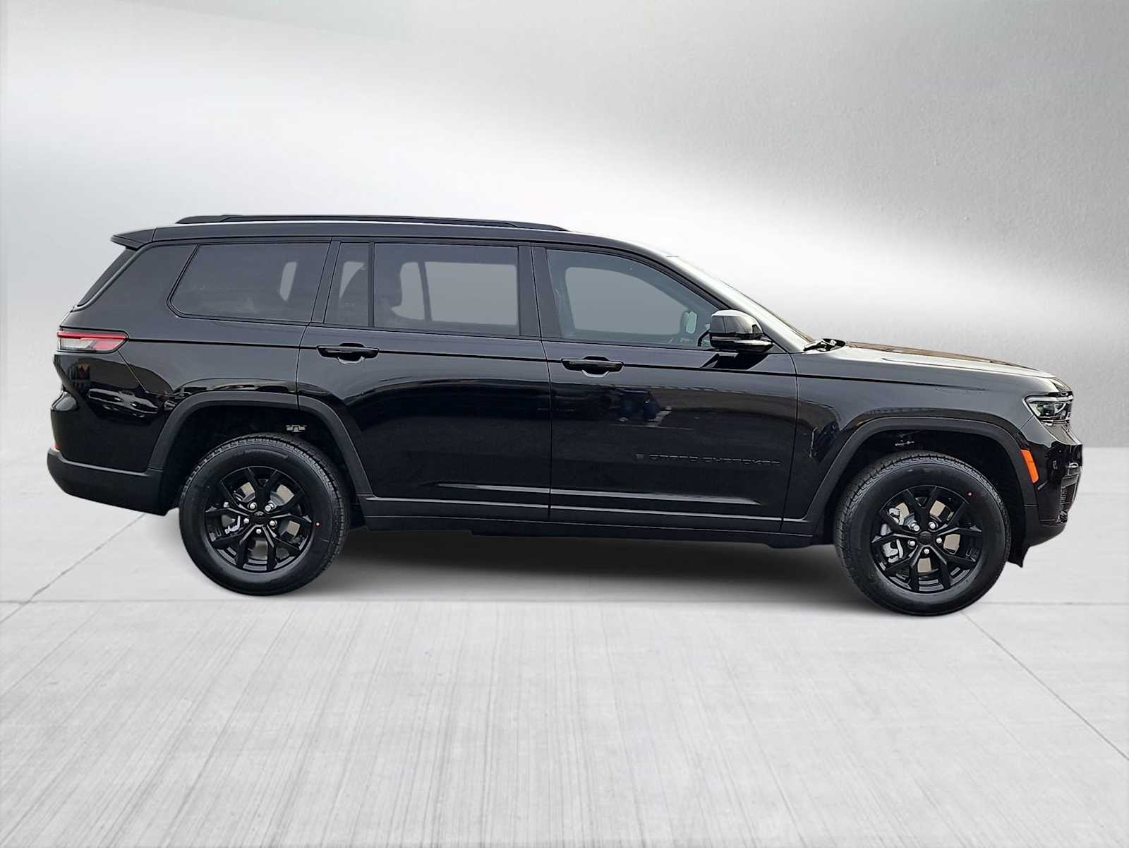 Thumbnail: 2025 Jeep Grand Cherokee L - 9