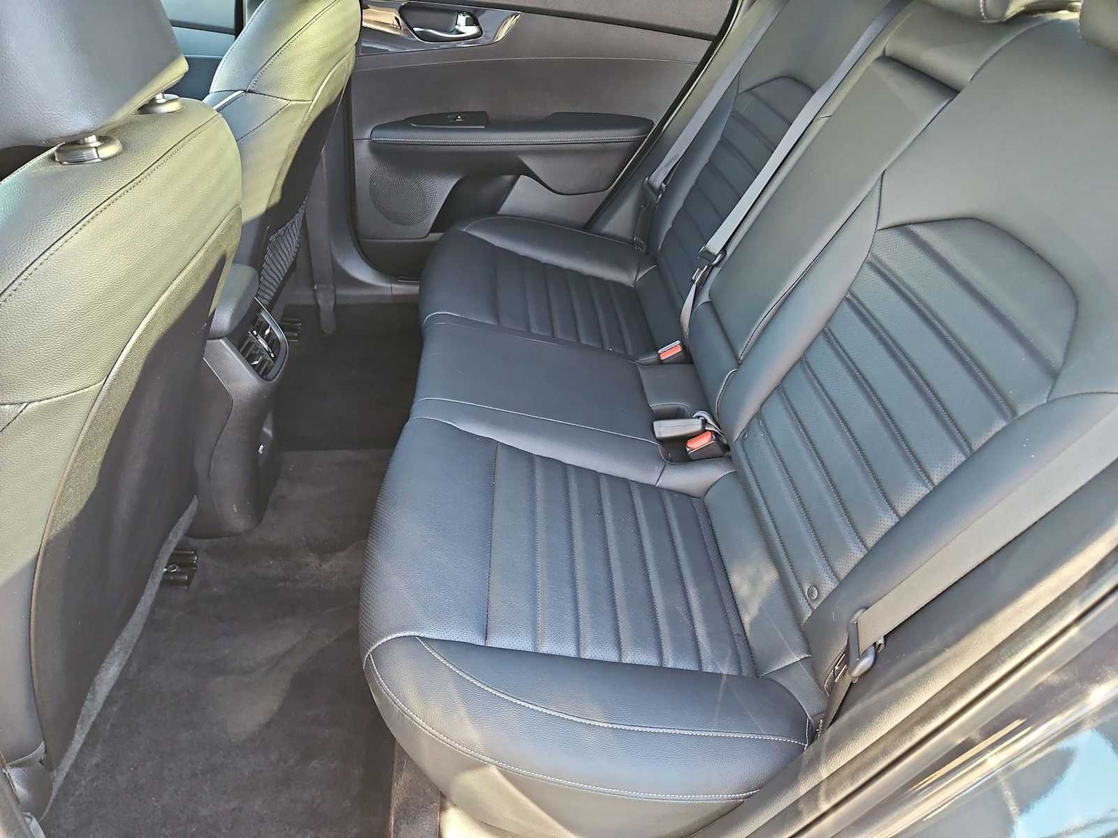 Thumbnail: 2023 Kia Forte - 21