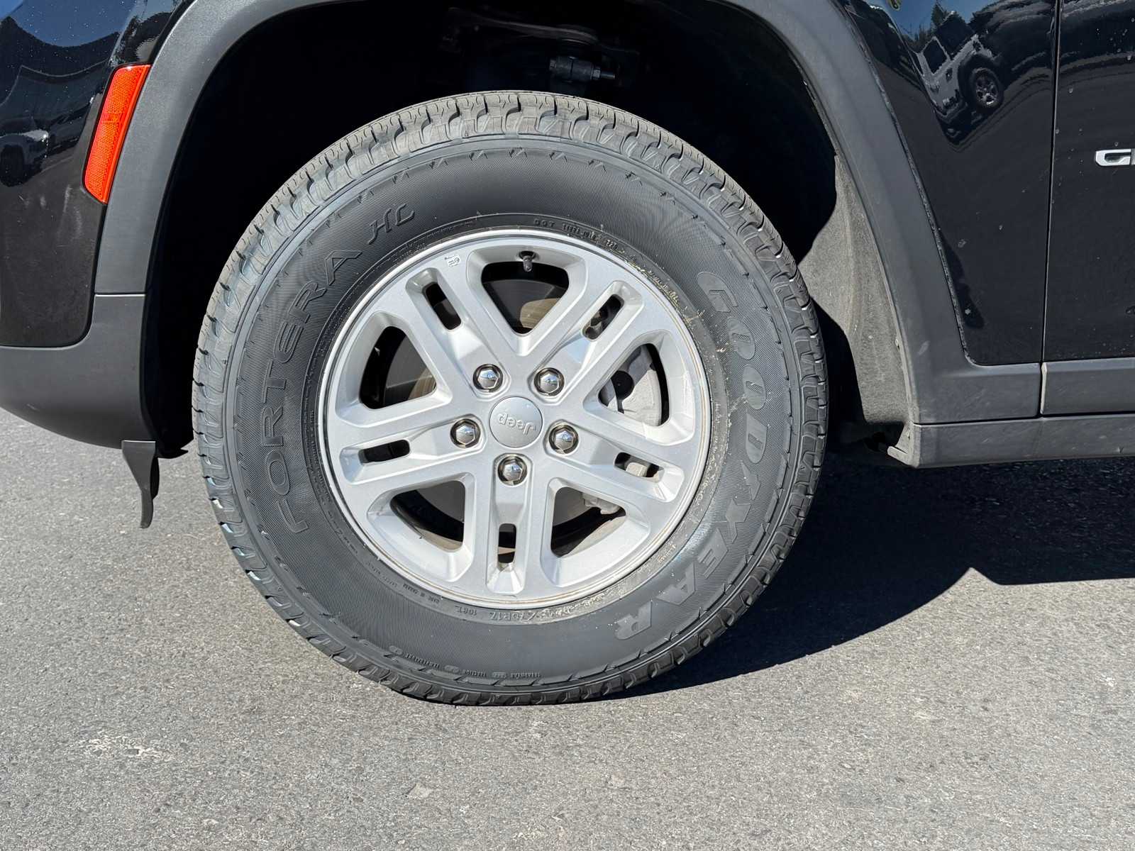 Thumbnail: 2024 Jeep Grand Cherokee - 30