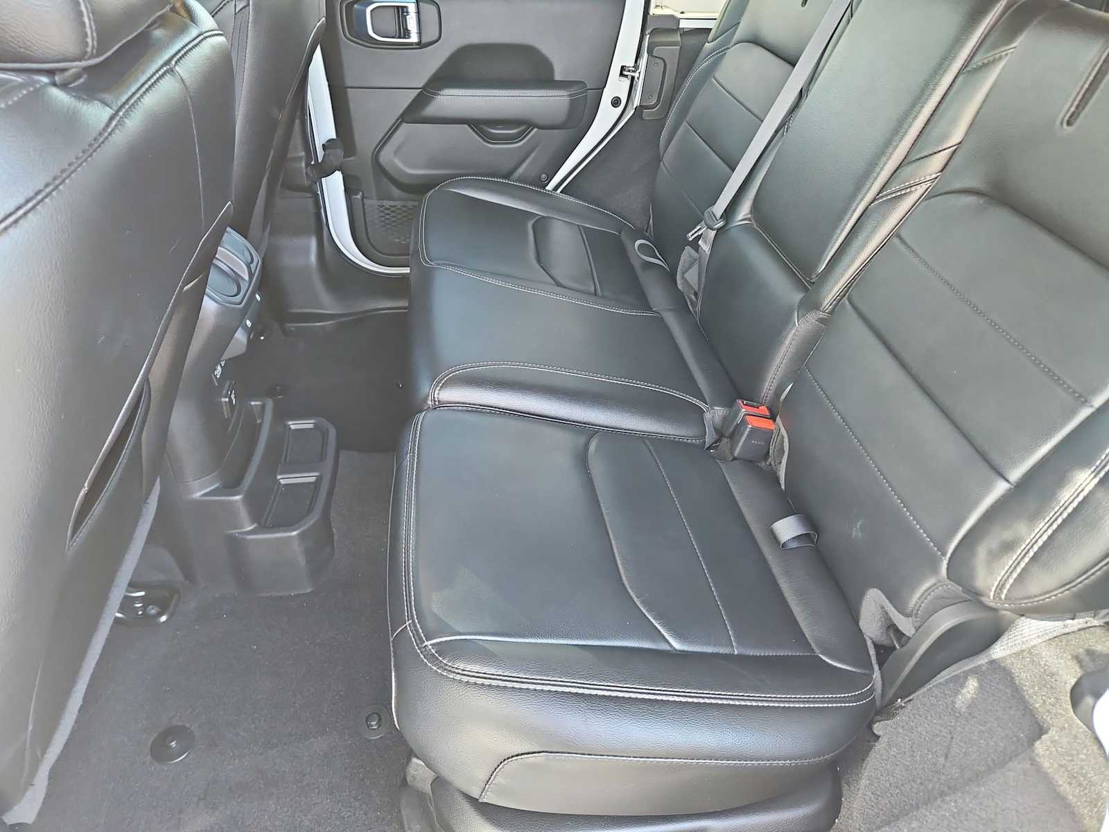 Thumbnail: 2021 Jeep Wrangler - 18