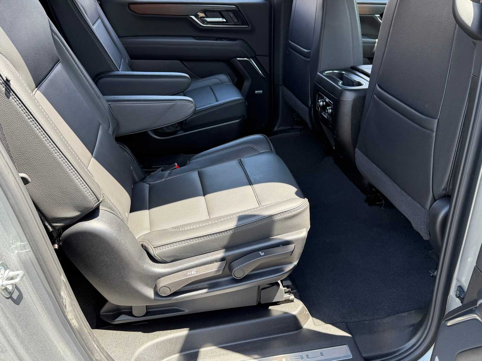 Thumbnail: 2025 GMC Yukon XL - 25
