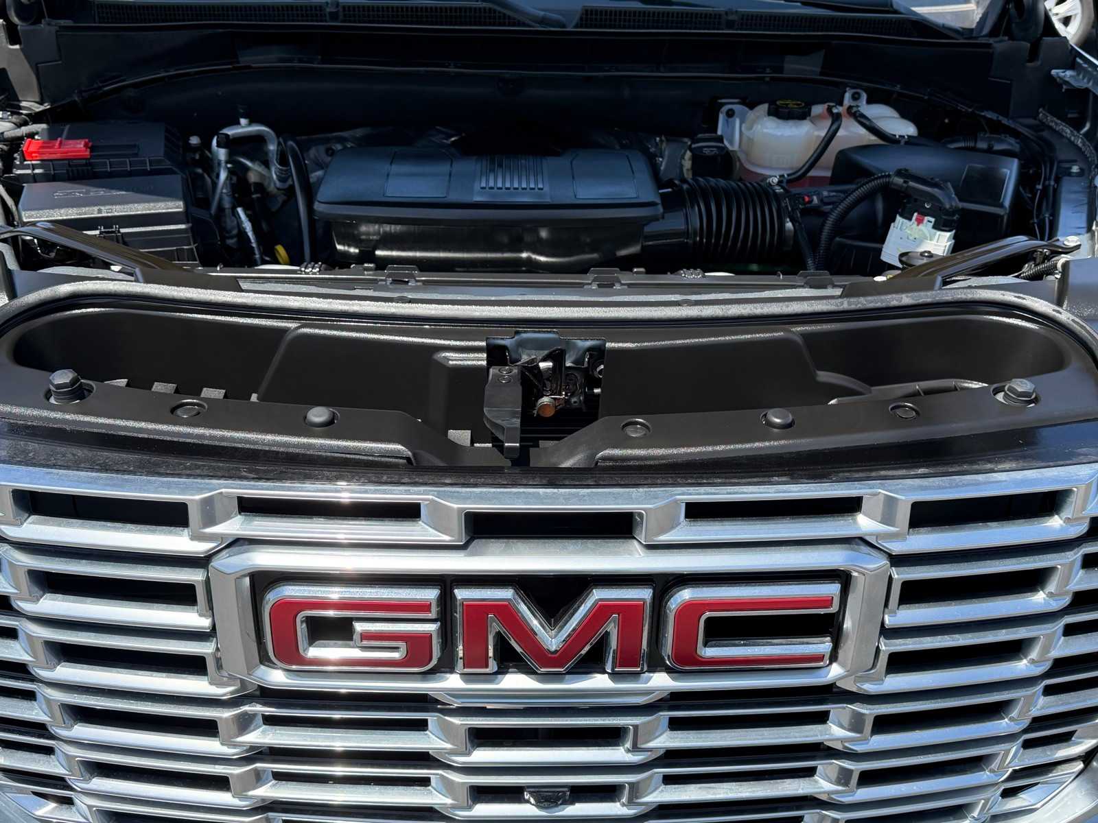 Thumbnail: 2025 GMC Yukon XL - 32