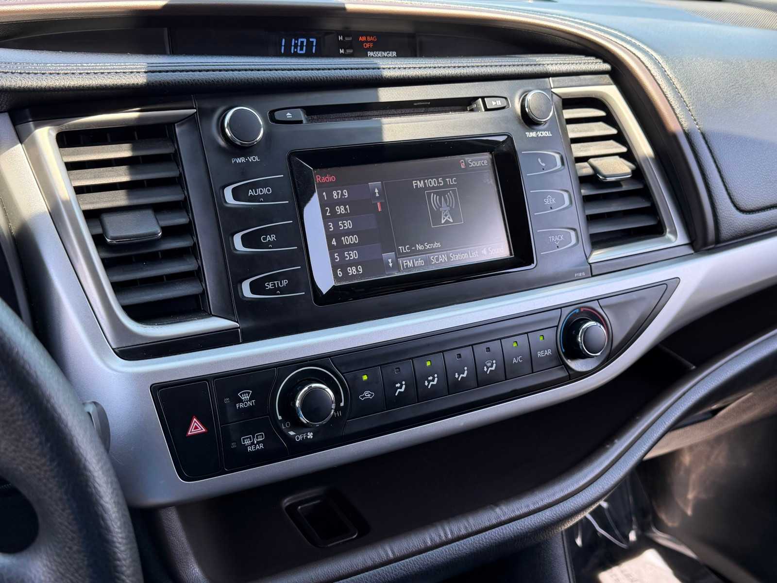 Thumbnail: 2019 Toyota Highlander - 17