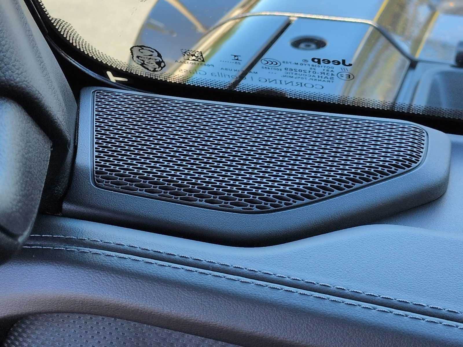 Thumbnail: 2025 Jeep Gladiator - 29