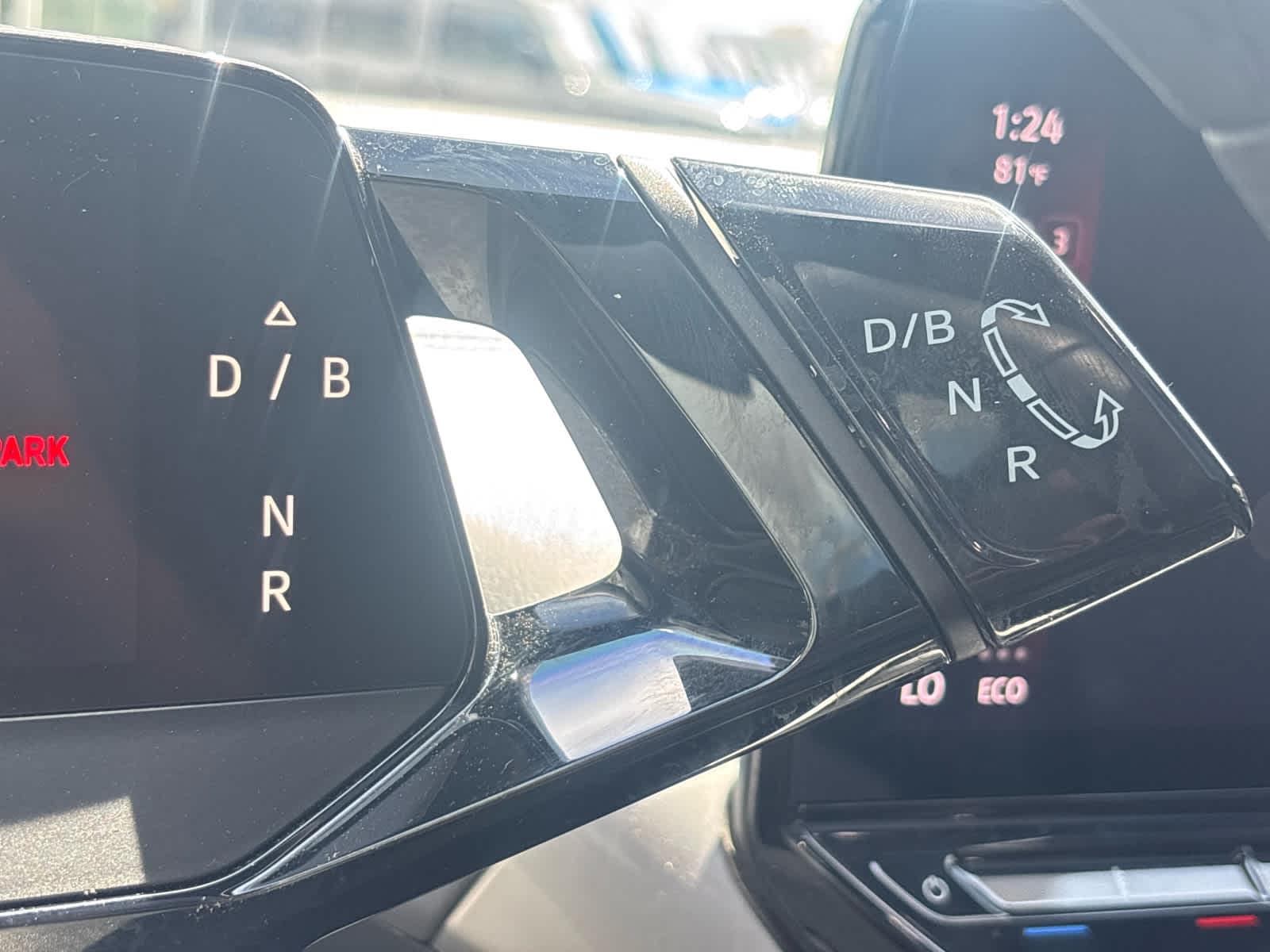 Thumbnail: 2023 Volkswagen ID.4 - 11