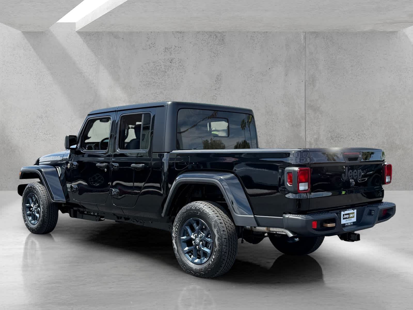 Thumbnail: 2026 Jeep Gladiator - 3