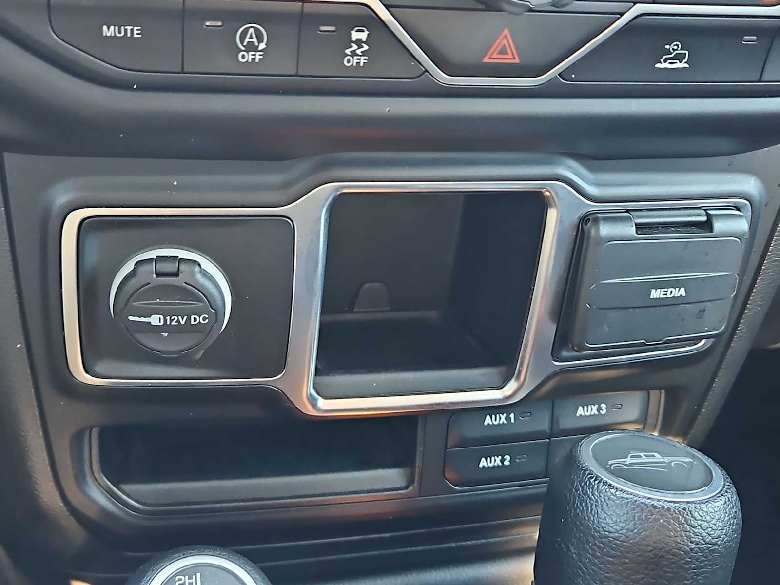 Thumbnail: 2022 Jeep Gladiator - 28