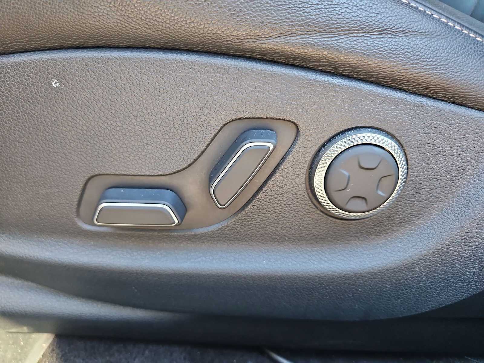 Thumbnail: 2023 Genesis G80 - 16