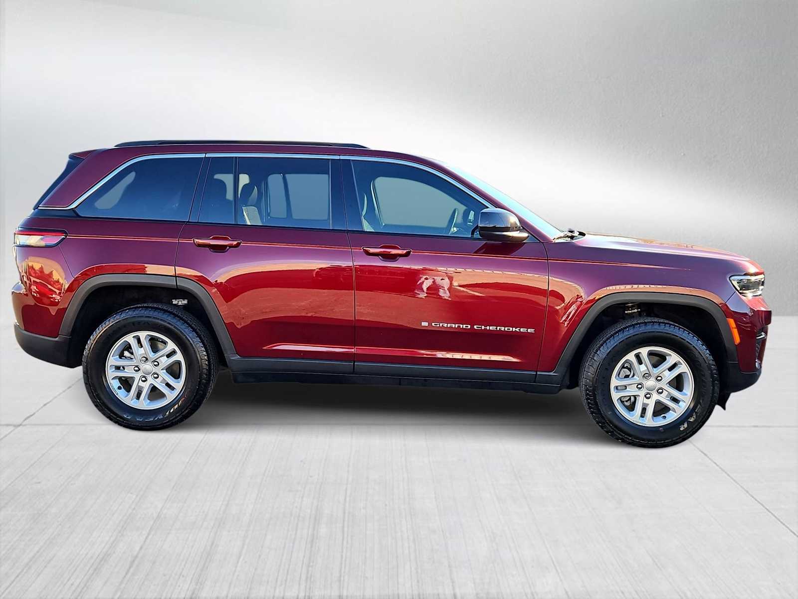 Thumbnail: 2025 Jeep Grand Cherokee - 9
