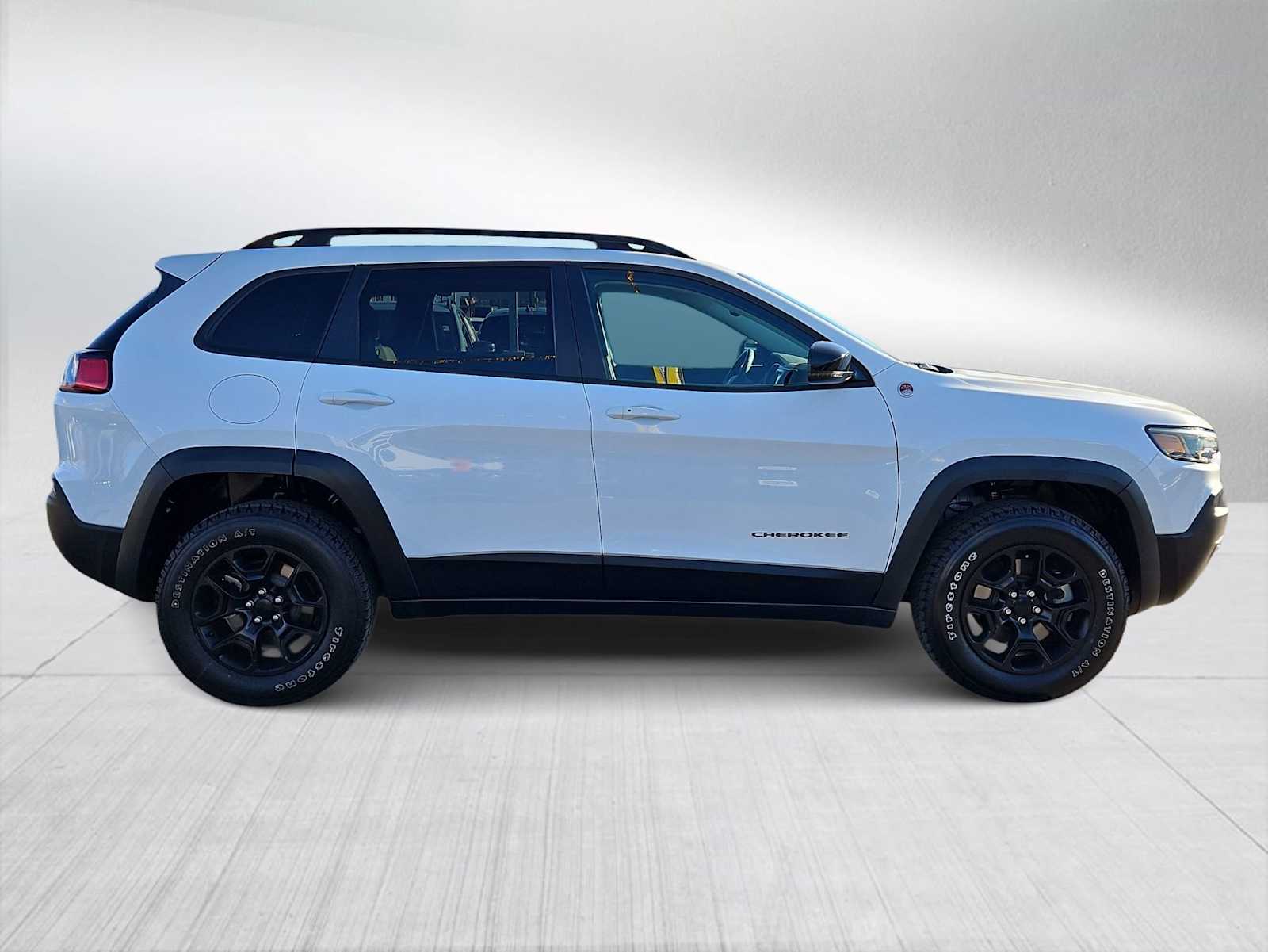 Thumbnail: 2022 Jeep Cherokee - 9